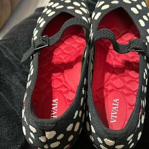 Vivaia women’s size 39 (8-8.5) Square toe Mary Jane’s